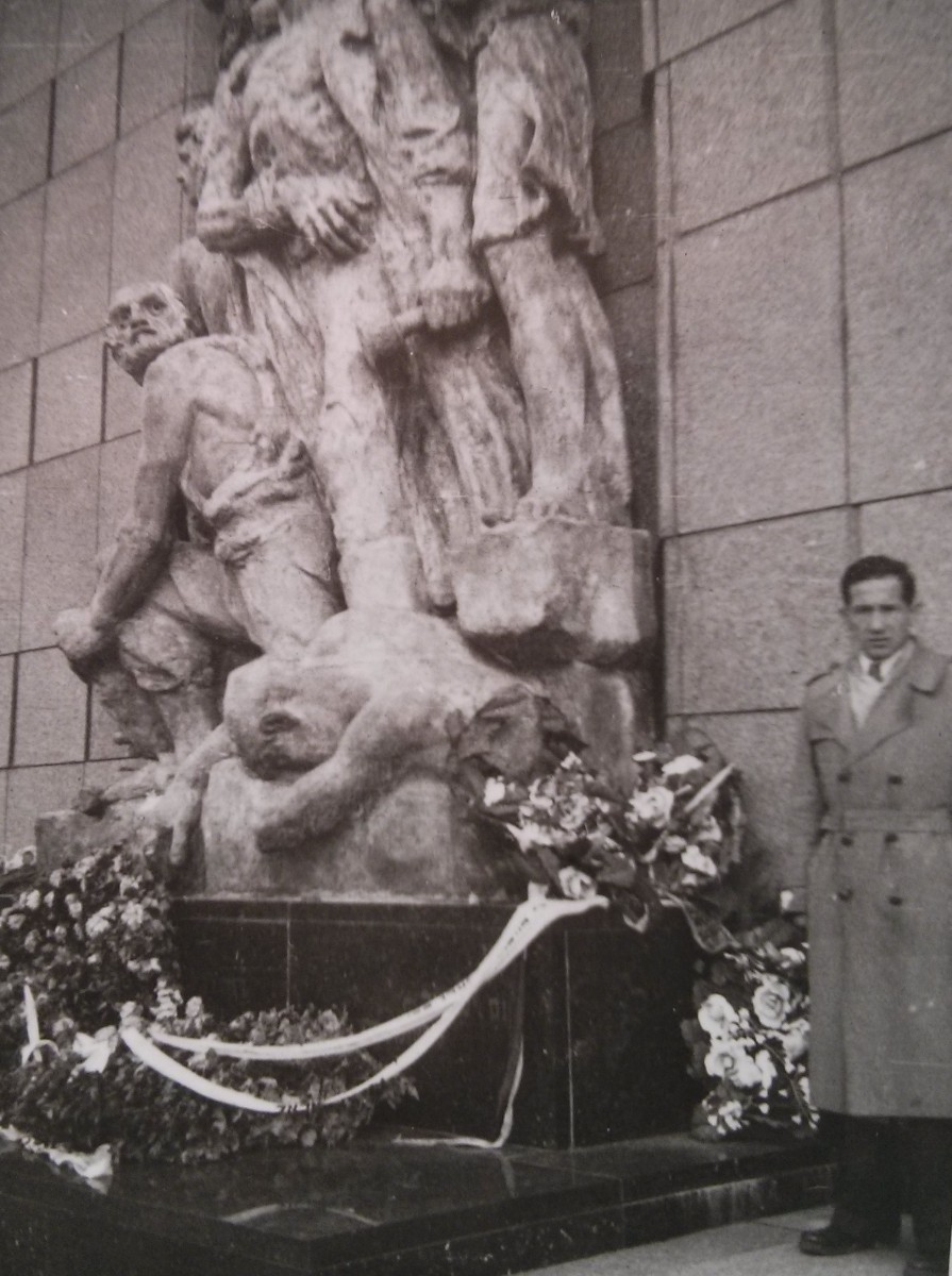 Szymon Kalenberg przy Pomniku 