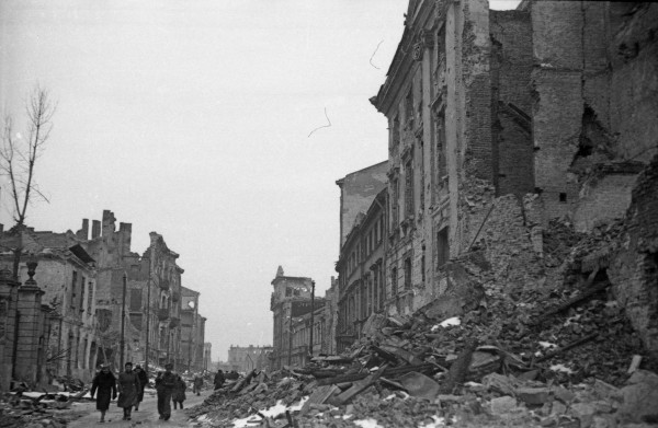 <strong>Plac Krasińskich</strong>, 1945