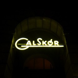 Neon \\"GalSkór\\"